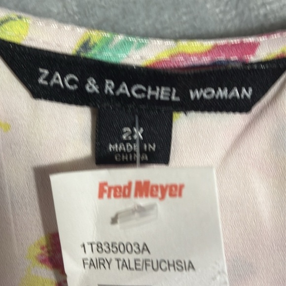 Floral Sleeveless Top - Multicolor lightweight and perfect for spring and summer - Picture 3 of 6